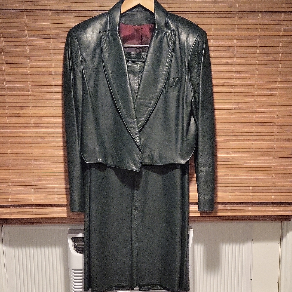 Vintage Womens Green Leather 2 Piece Skirt/Jacket Suit
